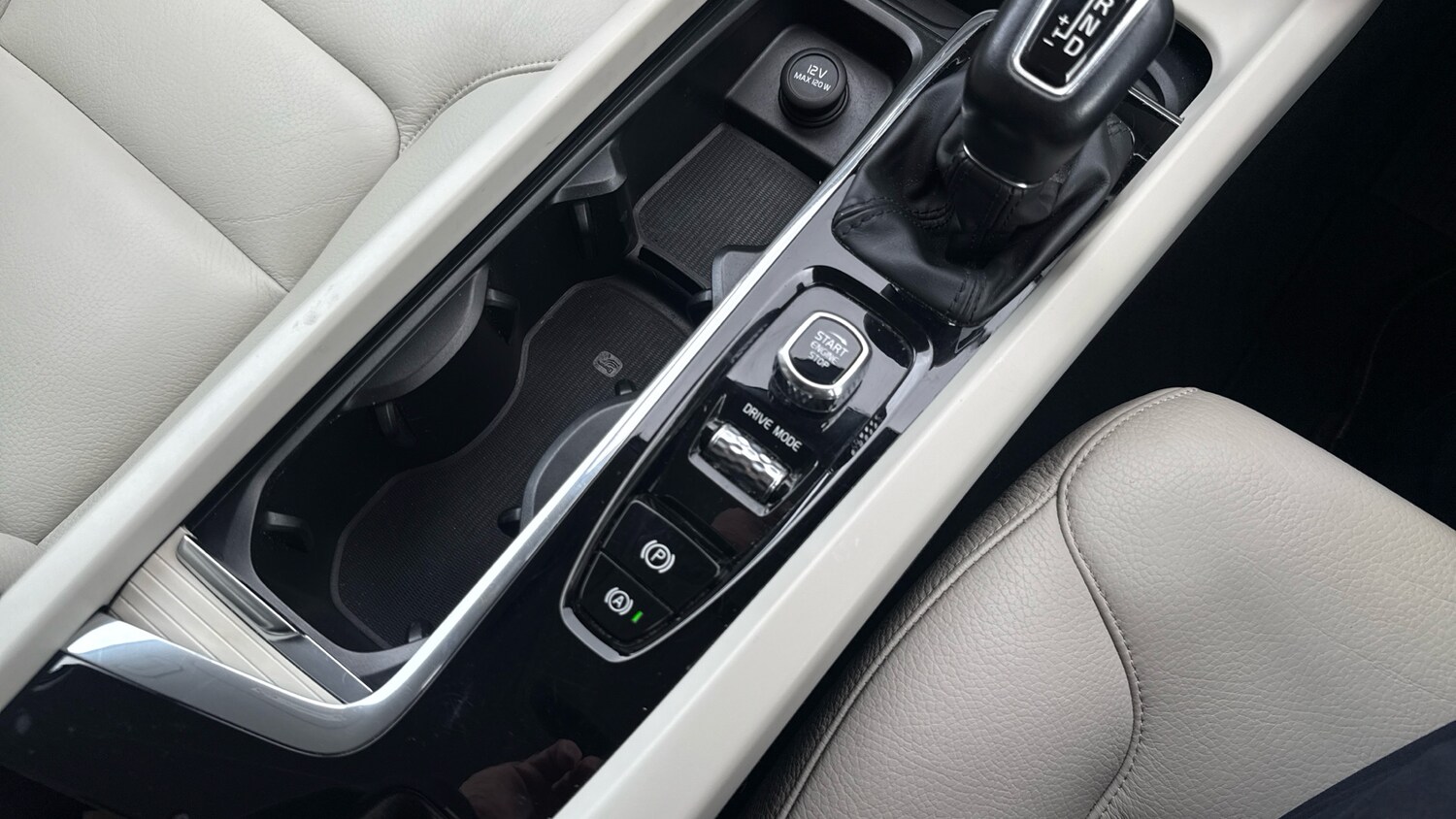 Used Volvo XC60 2018 for sale - 78107234: Photo 37