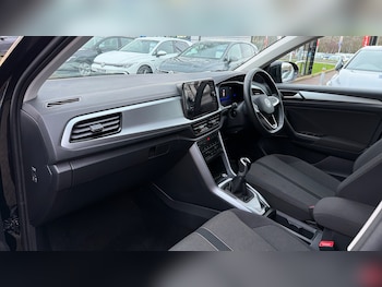 Used Volkswagen T-Roc 2025 for sale - 77208830: Photo