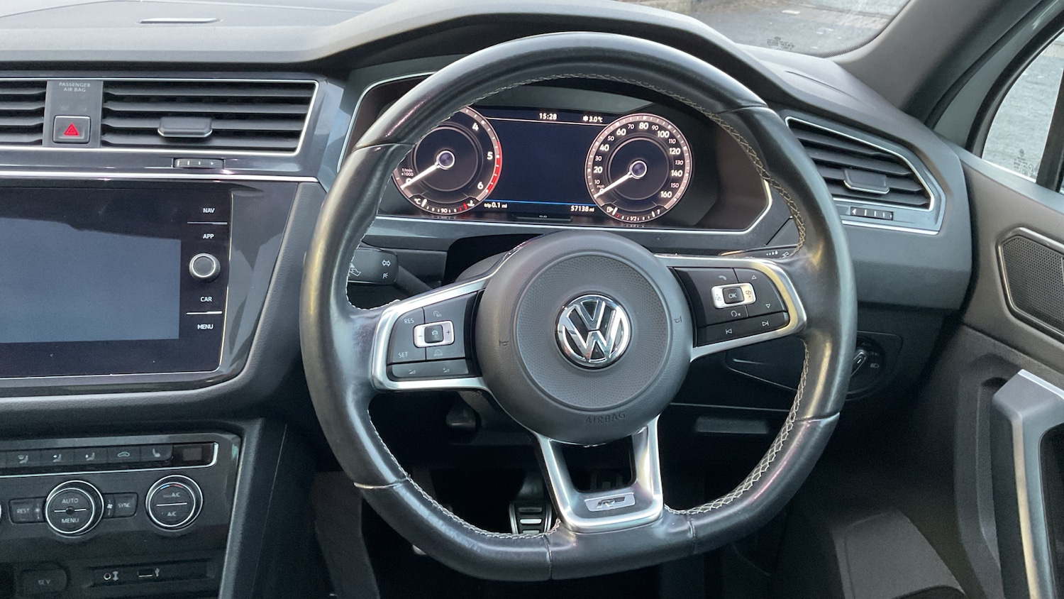 Used Volkswagen Tiguan 2017 for sale - 77381461: Photo 10