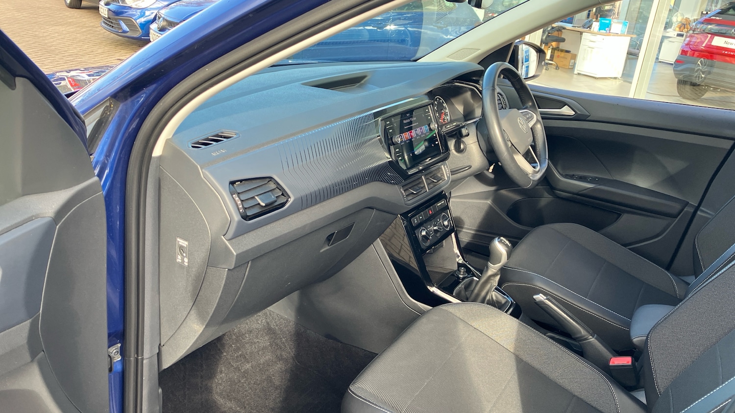 Used Volkswagen T-Cross 2022 for sale - 76414934: Photo 2