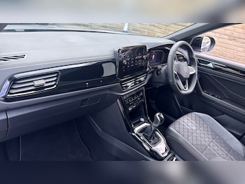 Used Volkswagen T-Roc 2026 for sale - 78325400: Photo