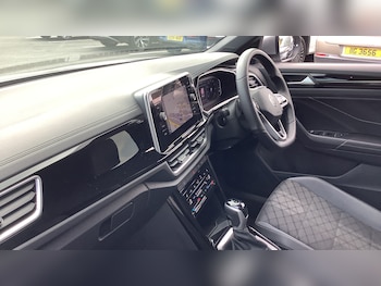 Used Volkswagen T-Roc 2023 for sale - 78410484: Photo