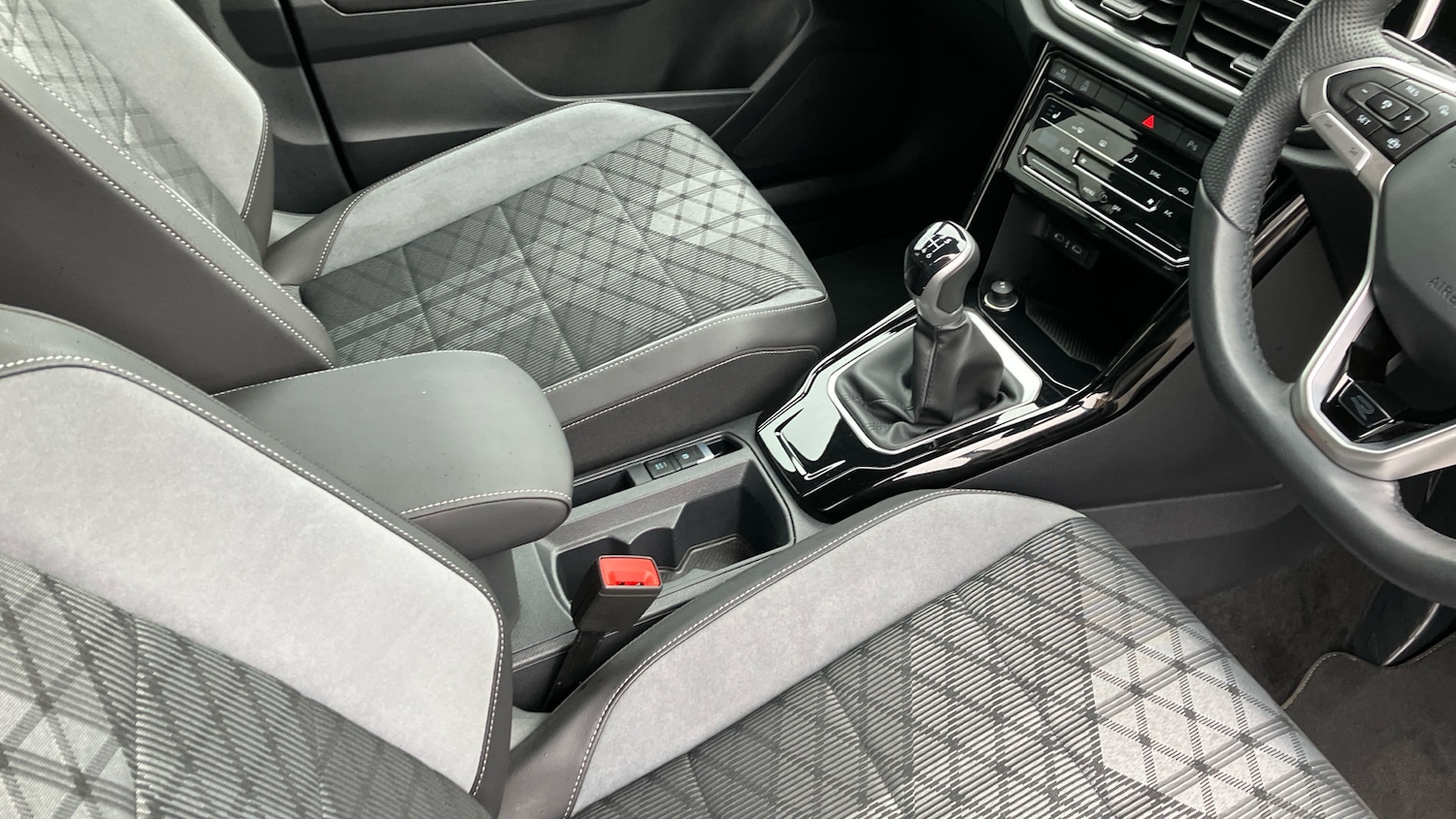 Used Volkswagen T-Roc 2025 for sale - 76722032: Photo 14