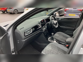 Used Volkswagen T-Roc 2025 for sale - 76722032: Photo