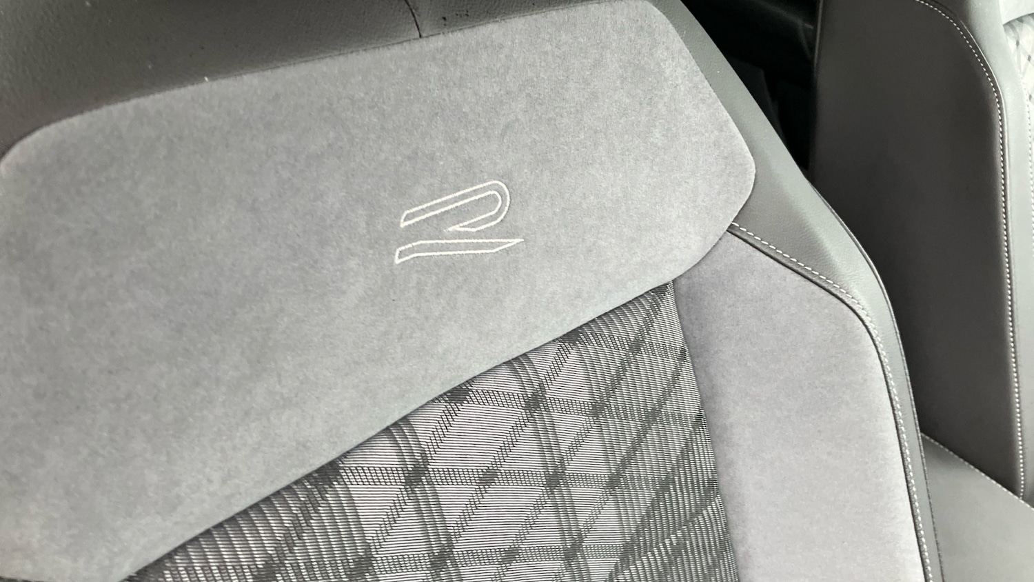 Used Volkswagen T-Roc 2025 for sale - 76722032: Photo 31