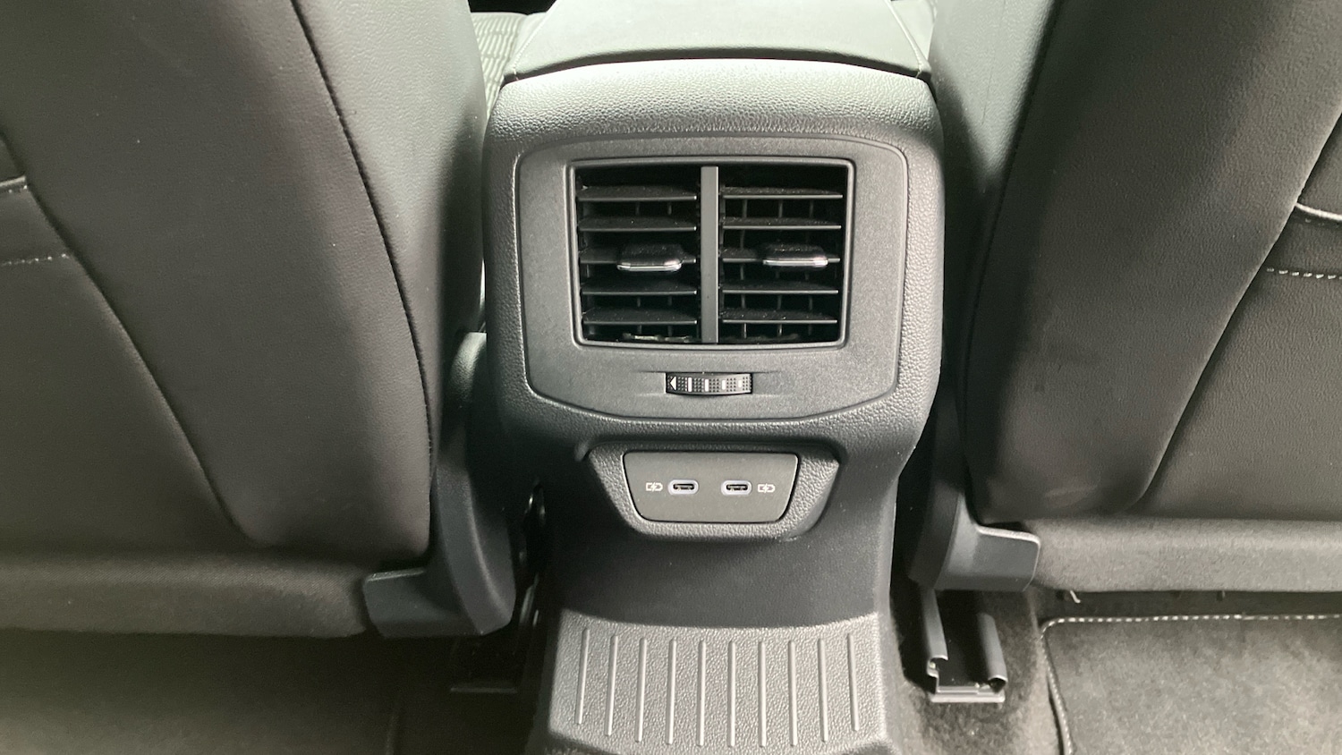 Used Volkswagen T-Roc 2025 for sale - 76722032: Photo 42