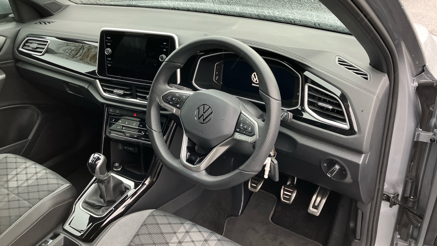 Used Volkswagen T-Roc 2025 for sale - 76722032: Photo 6