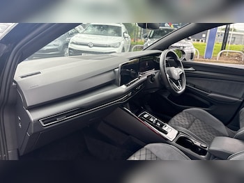 Used Volkswagen Golf 2024 for sale - 75375299: Photo