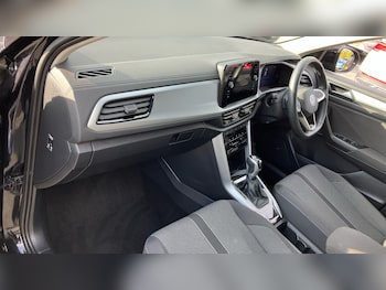 Used Volkswagen T-Roc 2022 for sale - 76230786: Photo 2