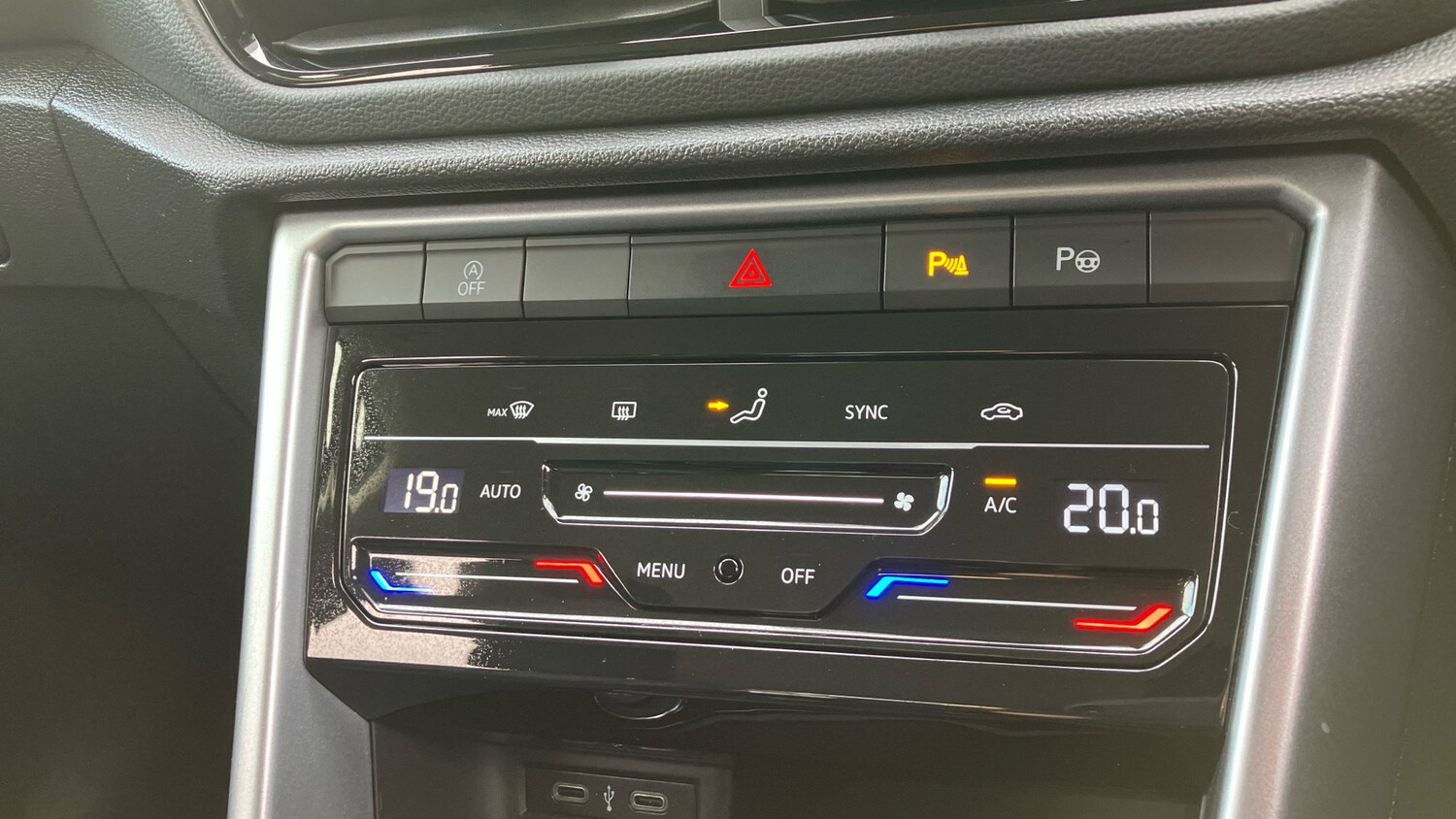 Used Volkswagen T-Roc 2022 for sale - 76230786: Photo 34