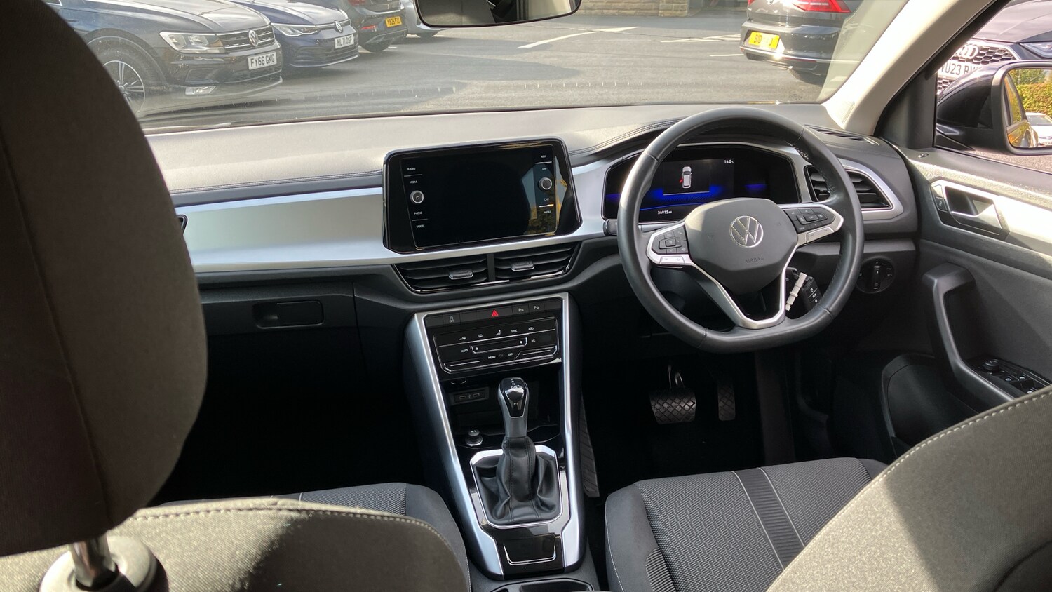 Used Volkswagen T-Roc 2022 for sale - 76230786: Photo 9