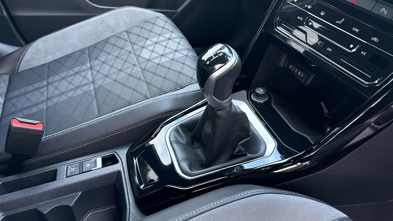 Used Volkswagen T-Roc 2025 for sale - 78011536: Photo 14