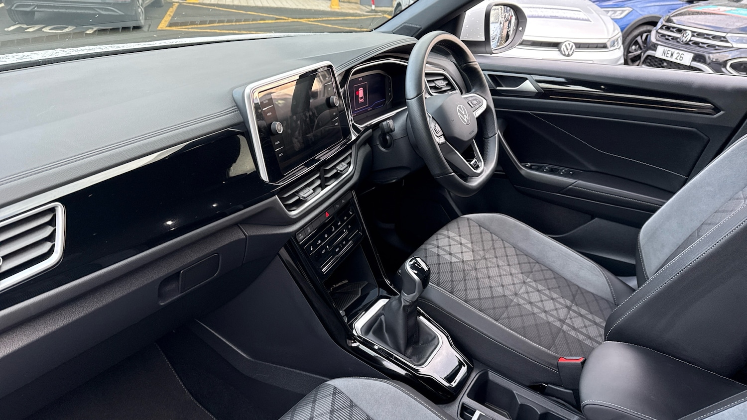 Used Volkswagen T-Roc 2025 for sale - 78011536: Photo 2