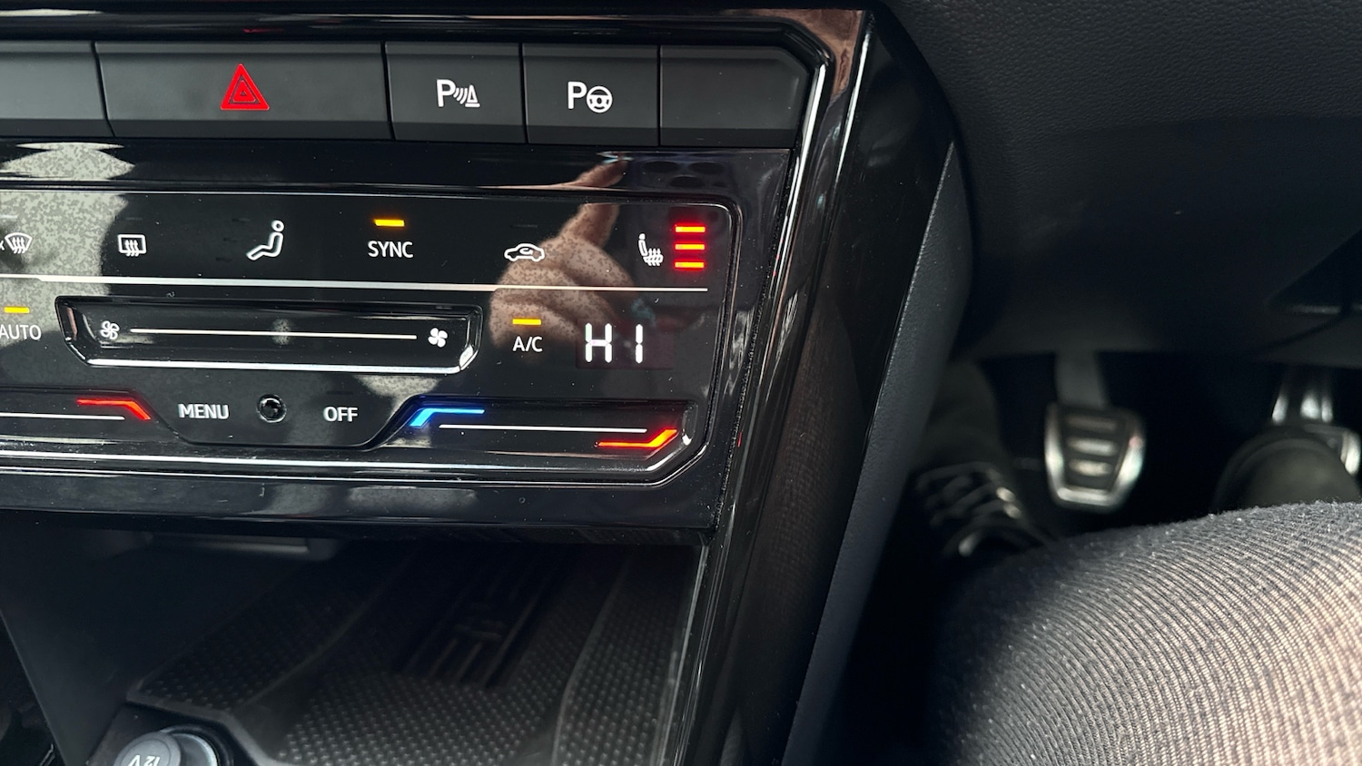 Used Volkswagen T-Roc 2025 for sale - 78011536: Photo 41