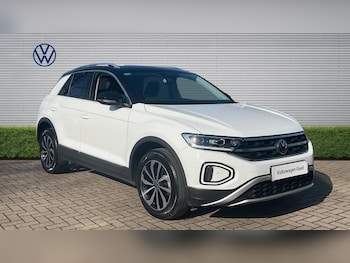 Used Volkswagen T-Roc 2023 for sale - 77728921: Photo