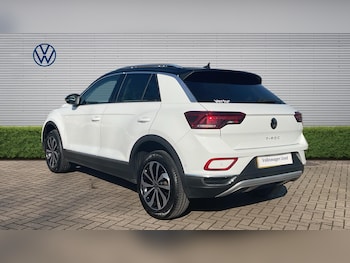 Used Volkswagen T-Roc 2023 for sale - 77728921: Photo