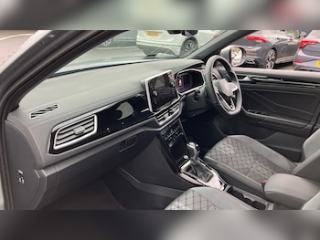 Used Volkswagen T-Roc 2025 for sale - 76722031: Photo