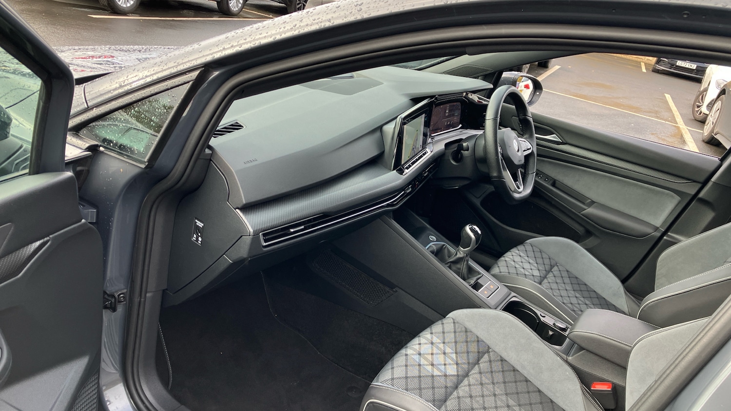 Used Volkswagen Golf 2021 for sale - 76452653: Photo 2