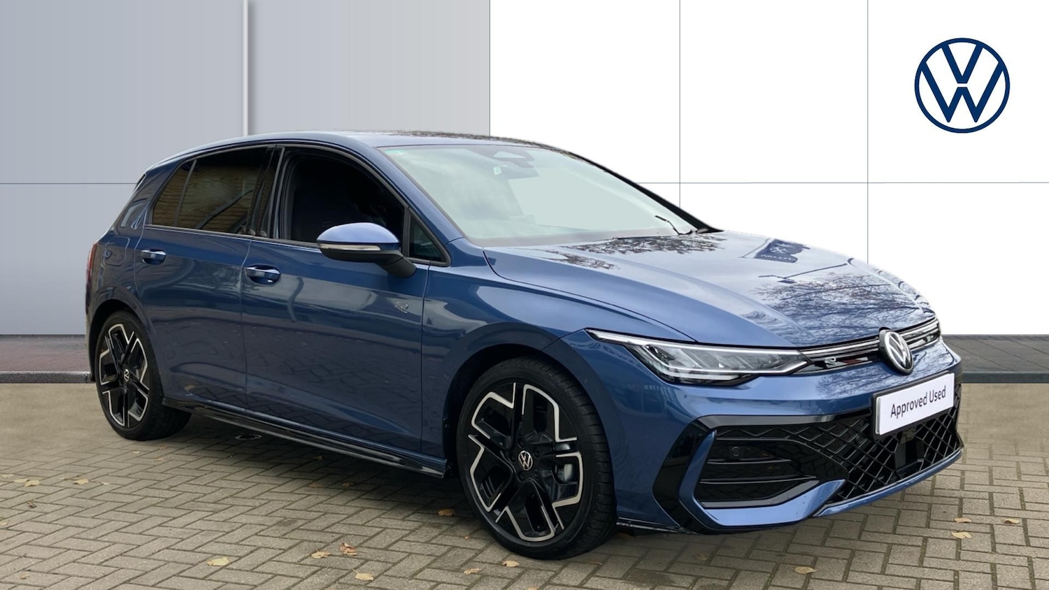 Used Volkswagen Golf 2025 for sale - 76422240: Photo 1