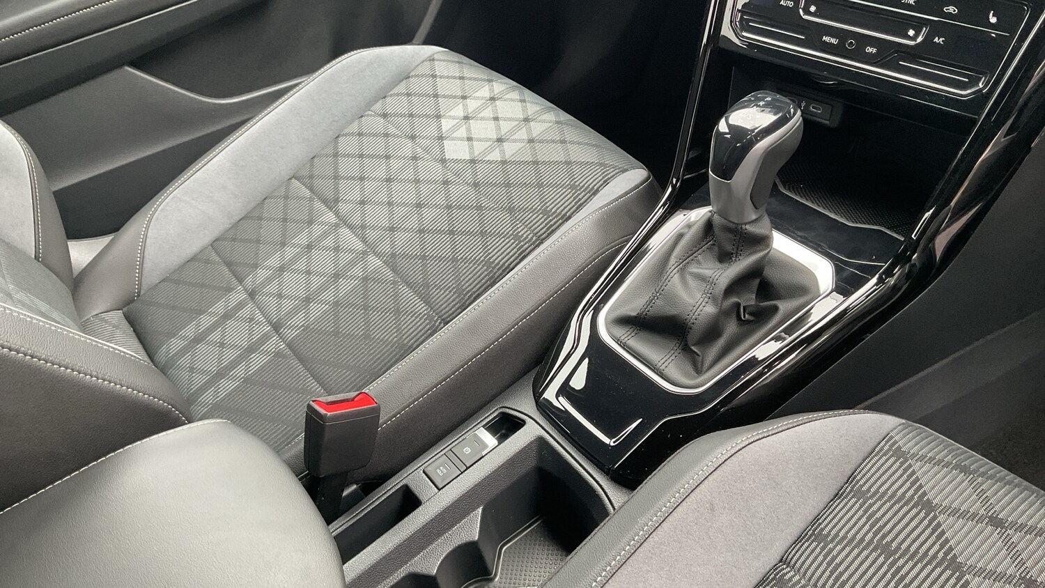 Used Volkswagen T-Roc 2023 for sale - 78025924: Photo 14