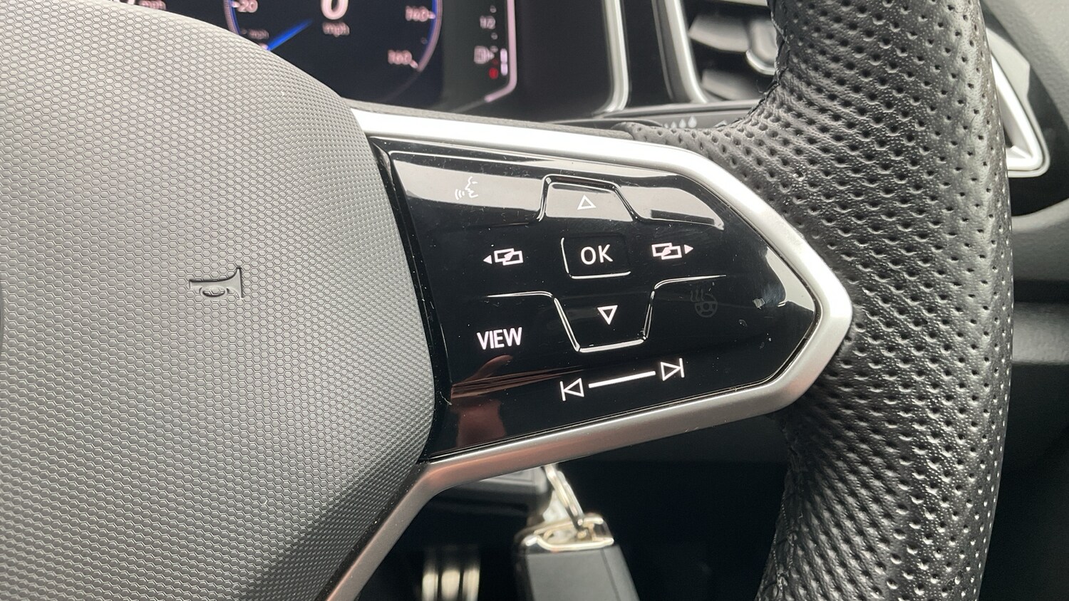 Used Volkswagen T-Roc 2023 for sale - 78025924: Photo 18