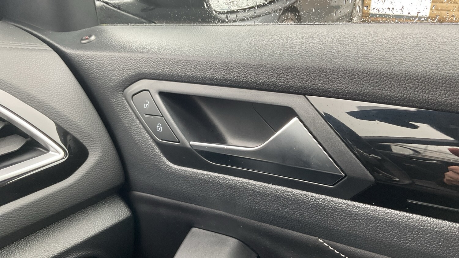 Used Volkswagen T-Roc 2023 for sale - 78025924: Photo 19