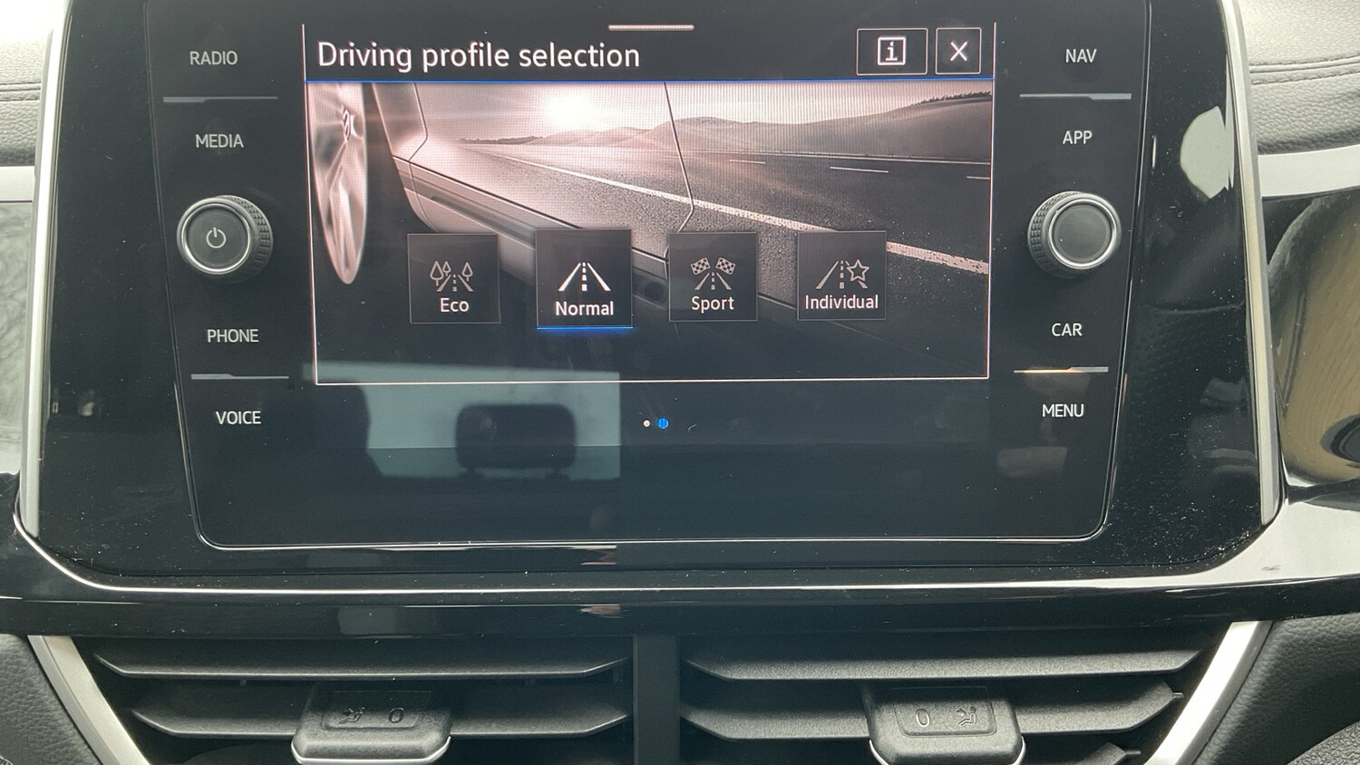 Used Volkswagen T-Roc 2023 for sale - 78025924: Photo 36