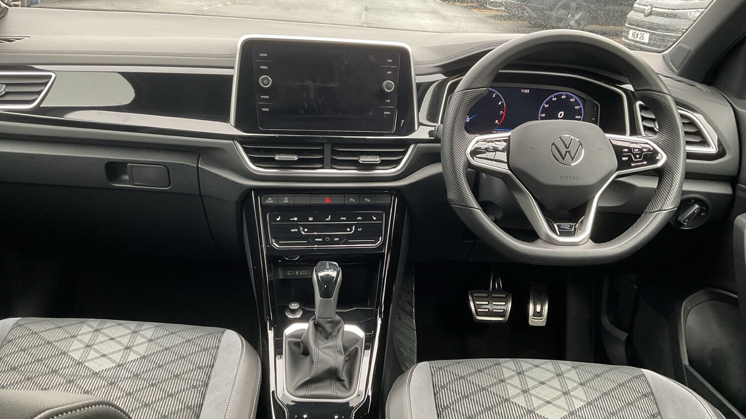 Used Volkswagen T-Roc 2023 for sale - 78025924: Photo 9