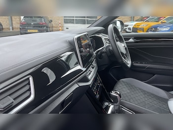Used Volkswagen T-Roc 2022 for sale - 78734182: Photo