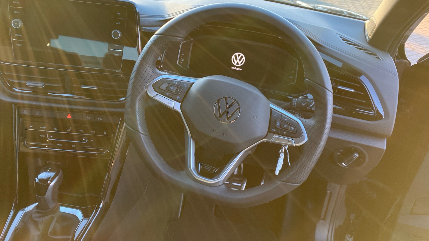 Used Volkswagen T-Roc 2025 for sale - 76919703: Photo 10