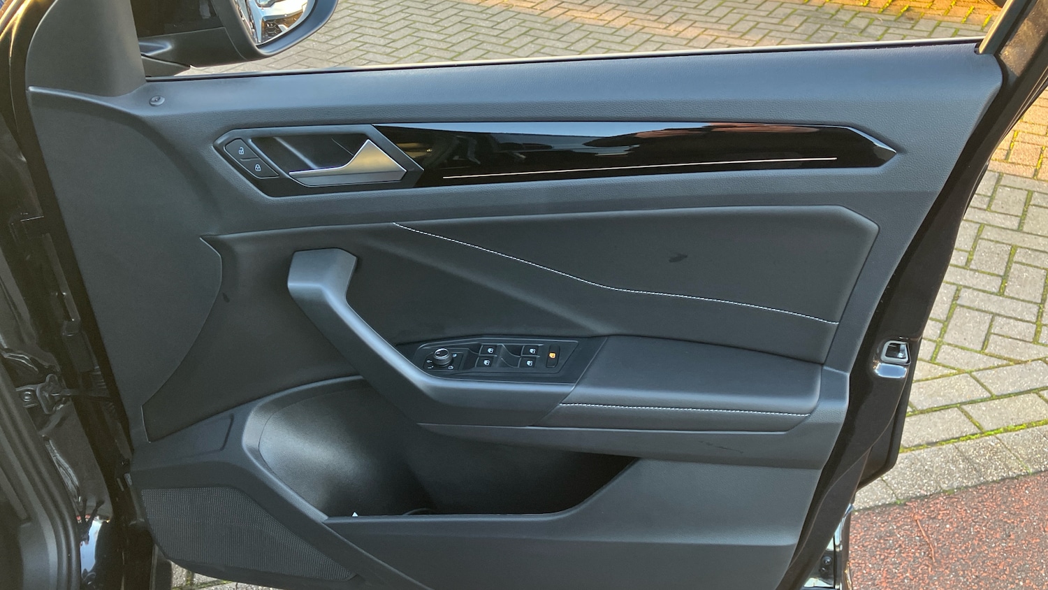 Used Volkswagen T-Roc 2025 for sale - 76919703: Photo 19