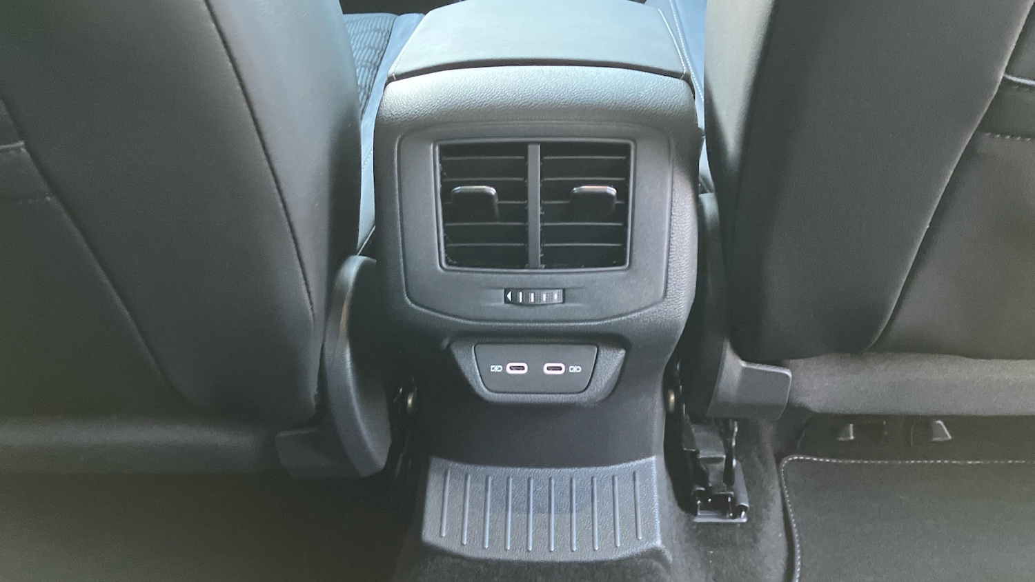 Used Volkswagen T-Roc 2025 for sale - 76919703: Photo 42