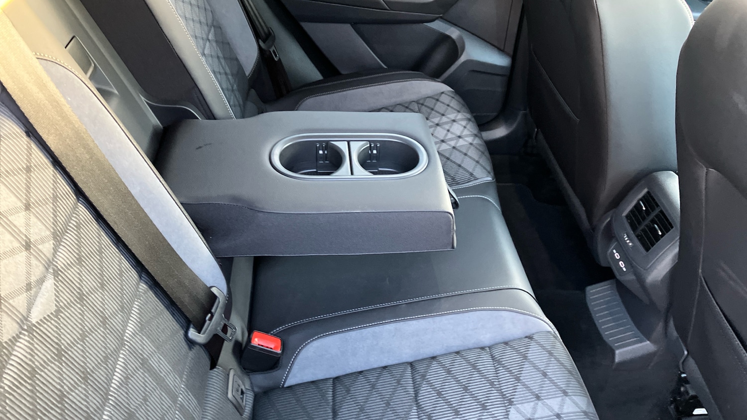 Used Volkswagen T-Roc 2025 for sale - 76919703: Photo 43