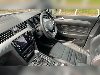 Used Volkswagen Passat 2023 for sale - 78532068: Photo