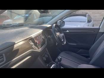Used Volkswagen T-Roc 2020 for sale - 74741399: Photo