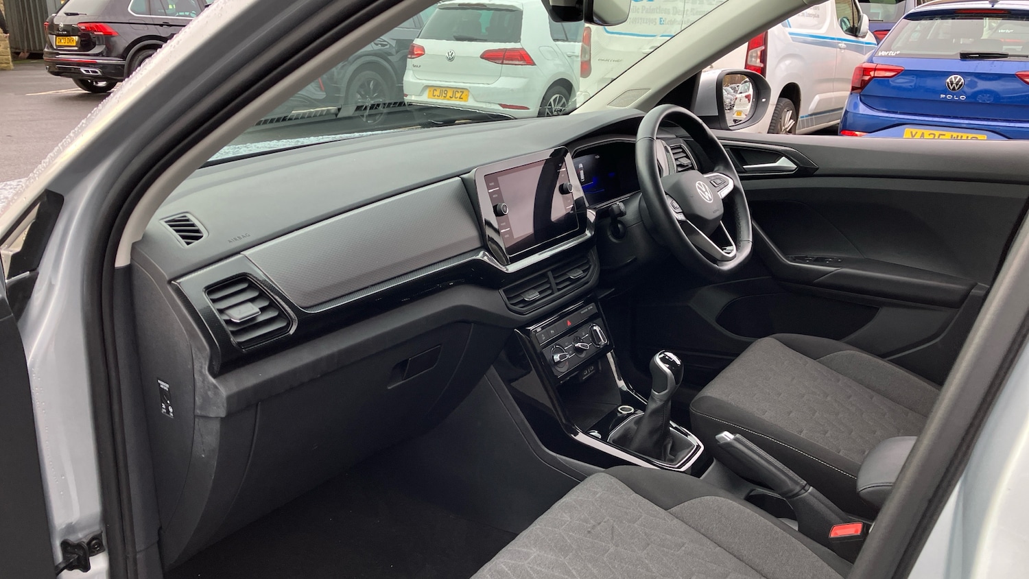 Used Volkswagen T-Cross 2024 for sale - 76734923: Photo 2