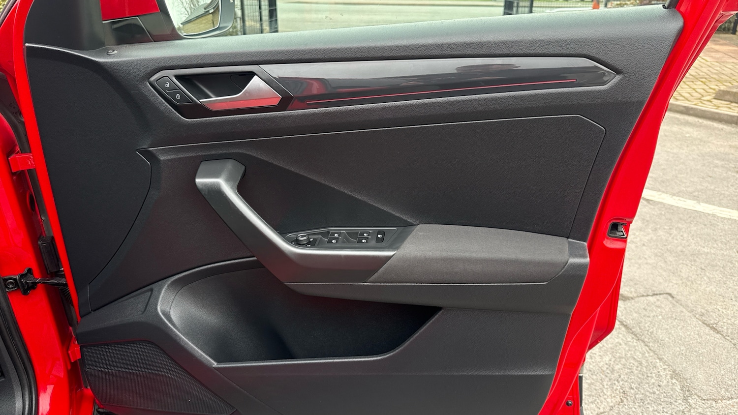 Used Volkswagen T-Roc 2018 for sale - 77883800: Photo 19