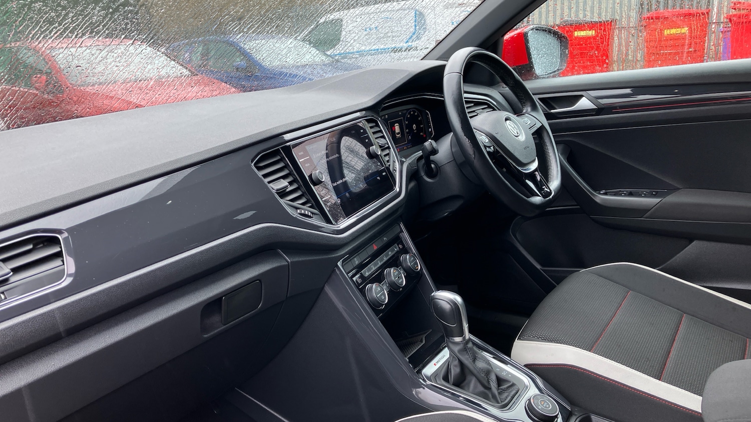 Used Volkswagen T-Roc 2018 for sale - 77883800: Photo 2