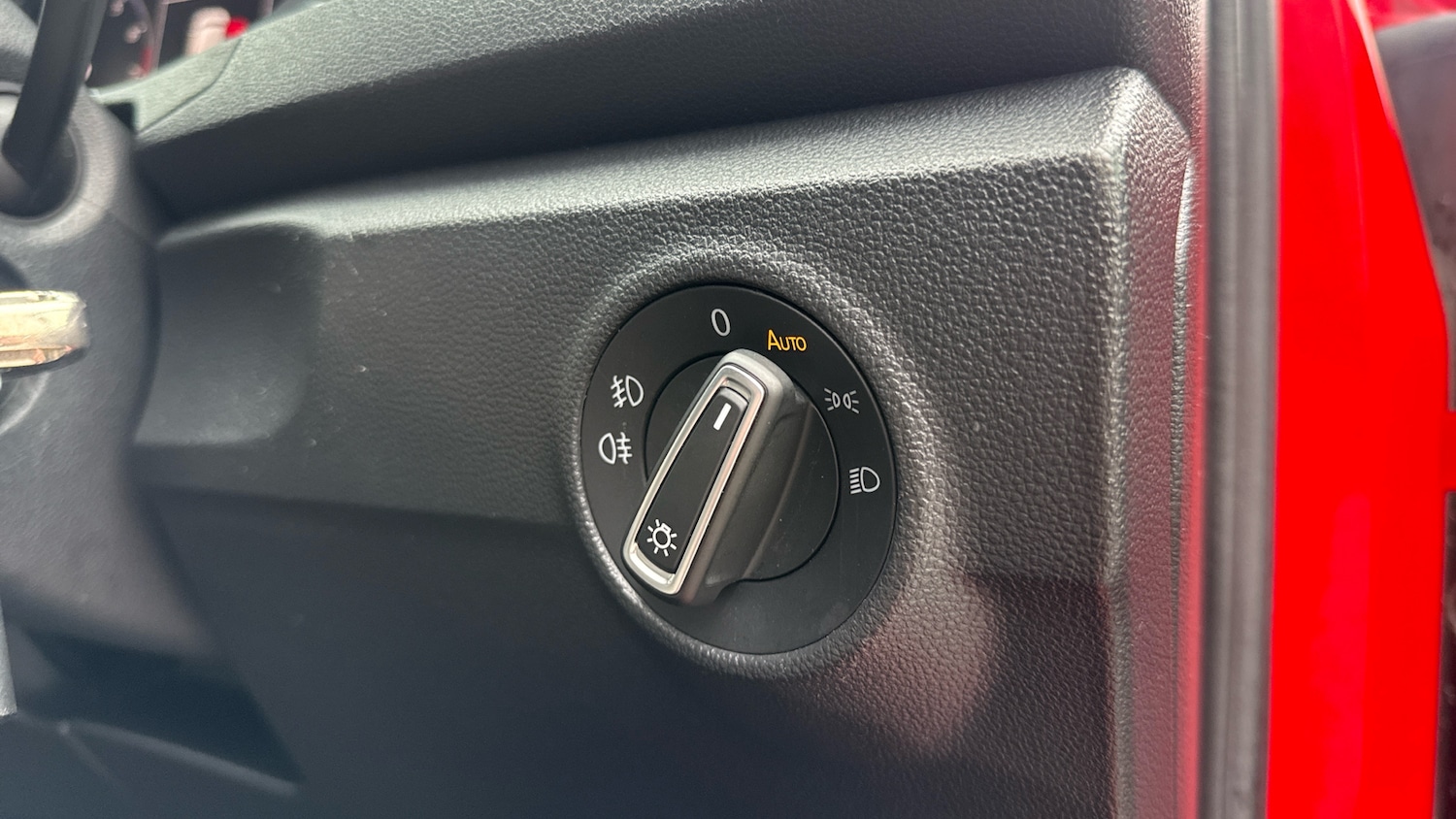 Used Volkswagen T-Roc 2018 for sale - 77883800: Photo 29