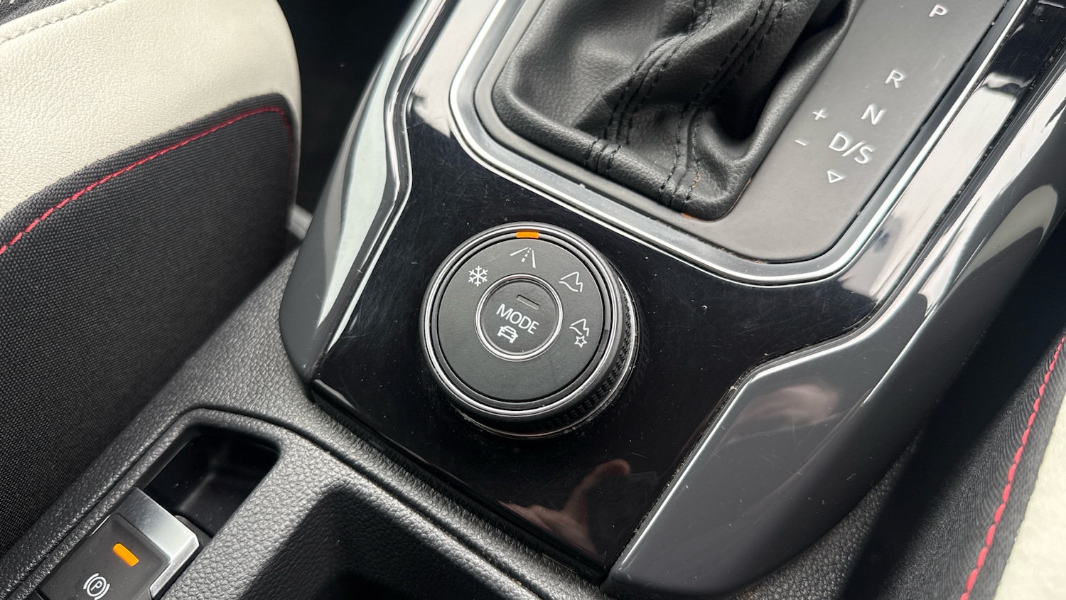 Used Volkswagen T-Roc 2018 for sale - 77883800: Photo 30