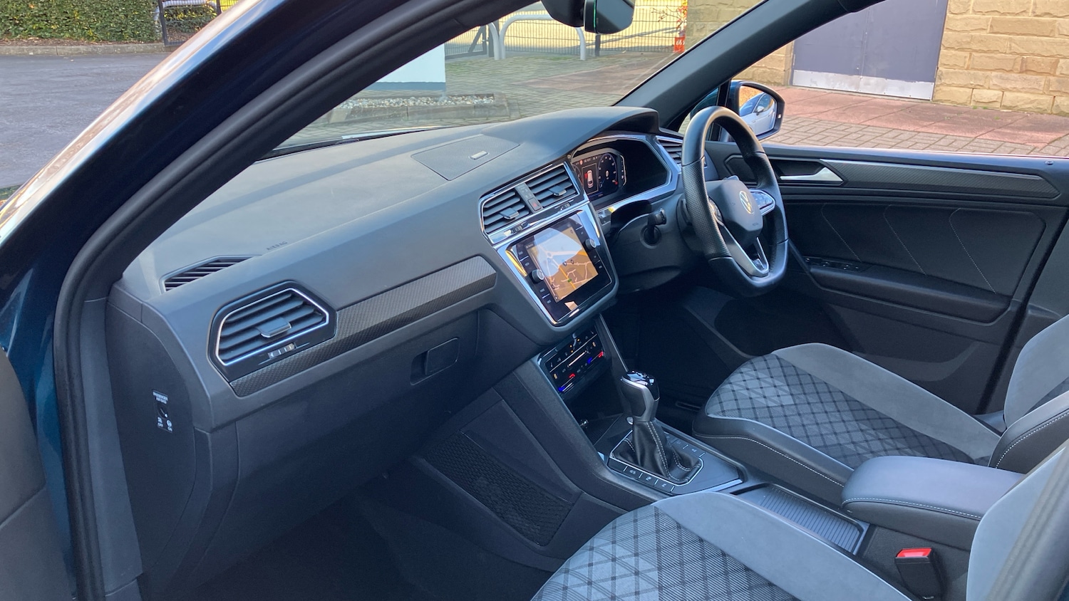 Used Volkswagen Tiguan 2021 for sale - 77245404: Photo 2