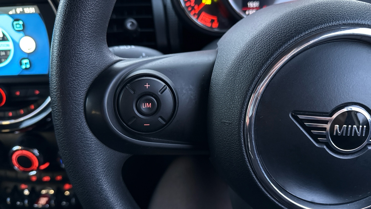 Used MINI Hatch 2018 for sale - 76968338: Photo 28