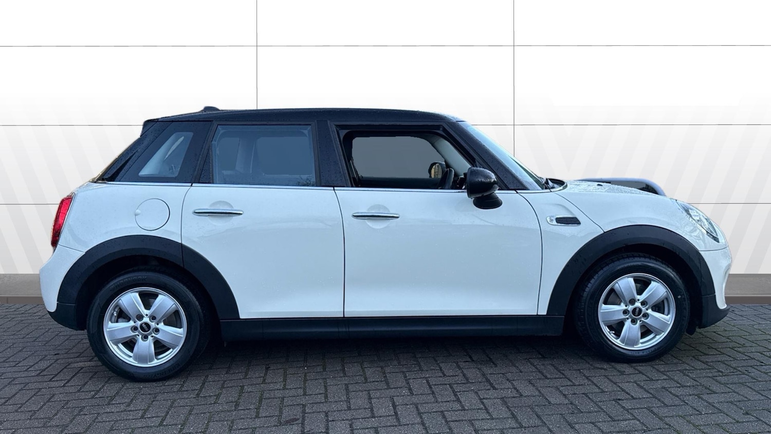 Used MINI Hatch 2018 for sale - 76968338: Photo 5