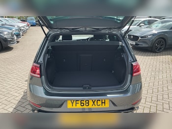 Used Volkswagen Golf 2018 for sale - 78555155: Photo