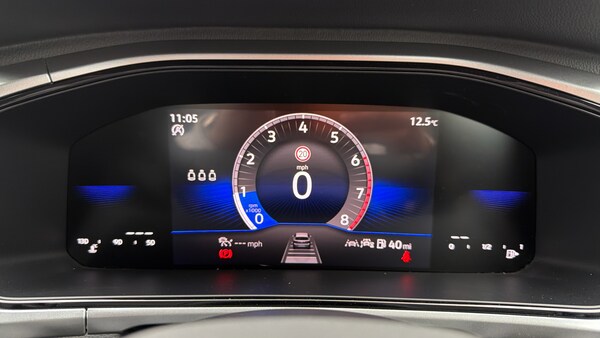 Used Volkswagen T-Roc 2024 for sale - 76230778: Photo 11