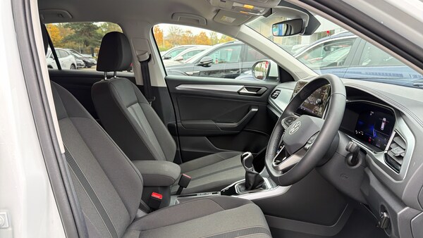 Used Volkswagen T-Roc 2024 for sale - 76230778: Photo 15