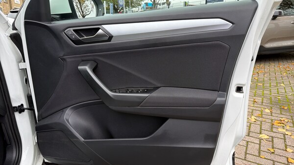 Used Volkswagen T-Roc 2024 for sale - 76230778: Photo 19