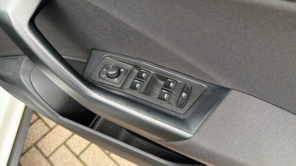 Used Volkswagen T-Roc 2024 for sale - 76230778: Photo 21
