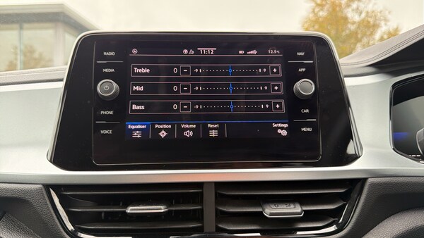 Used Volkswagen T-Roc 2024 for sale - 76230778: Photo 32