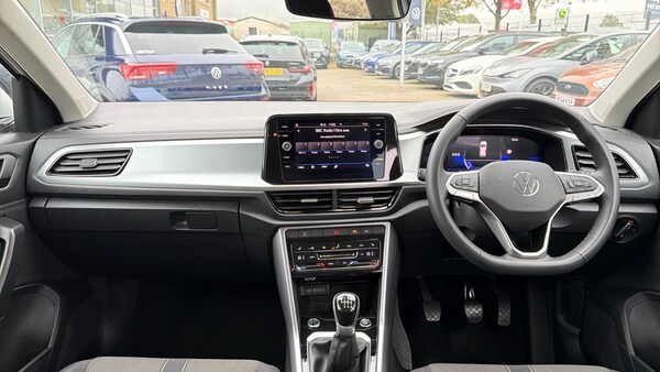Used Volkswagen T-Roc 2024 for sale - 76230778: Photo 9